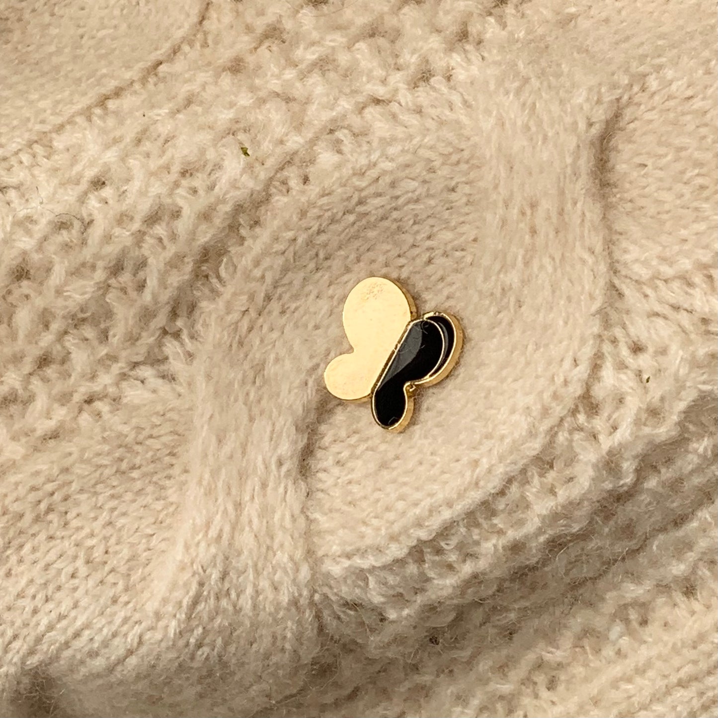 Butterfly Enamel pin (black)